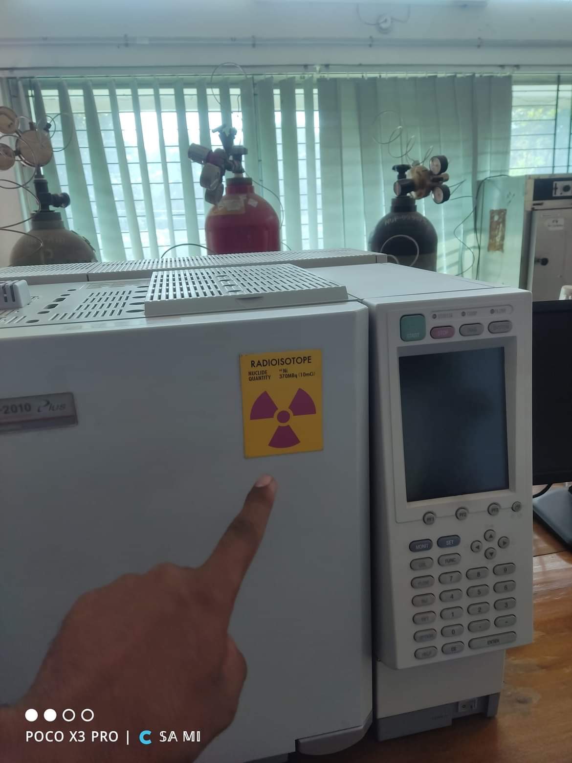 Gas Chromatograph with ⁶³Ni radioisotope detector · CU instrumentation