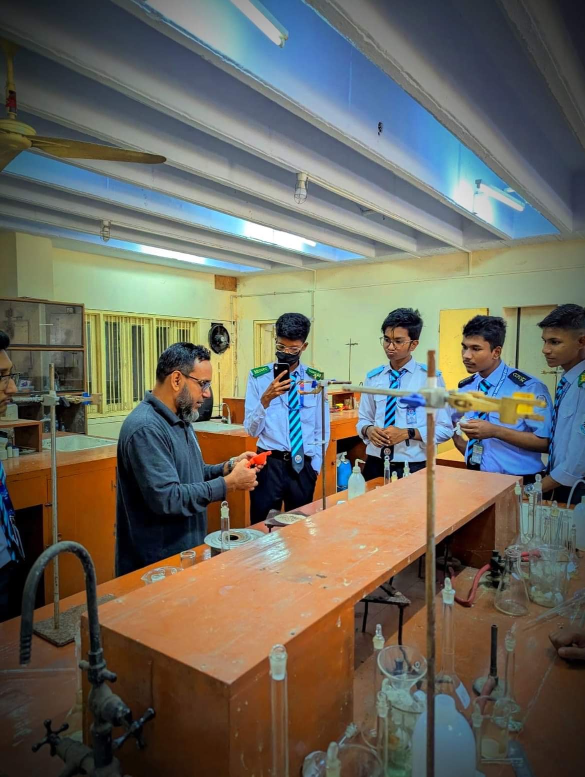 Live demonstration · CU faculty walking us through an experiment